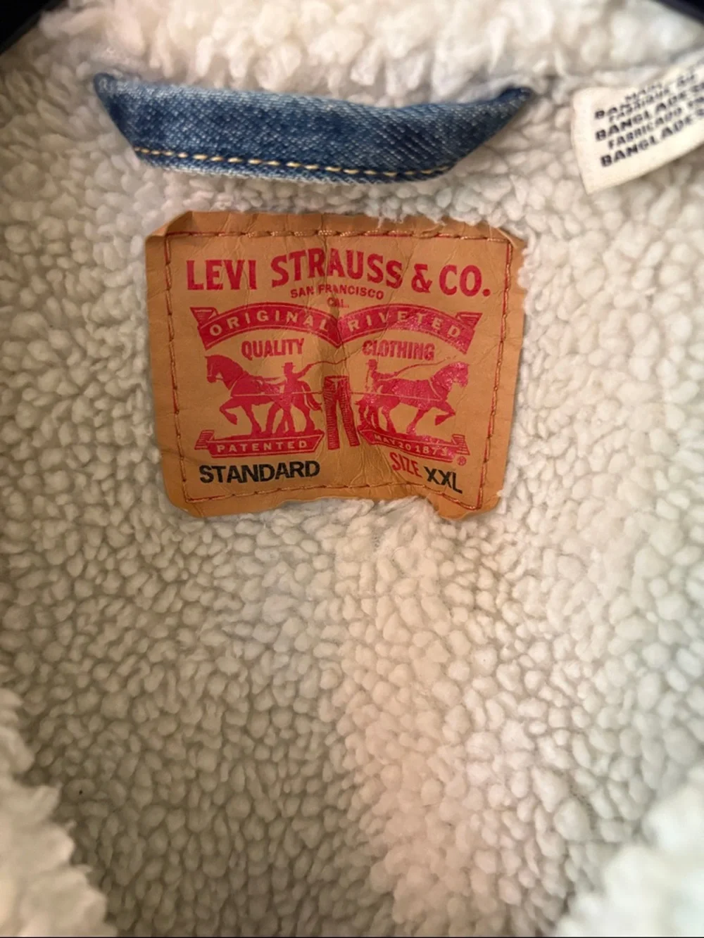 Levi's Light Blue Denim Jacket with Cream Sherpa Collar - Picture 2 of 3